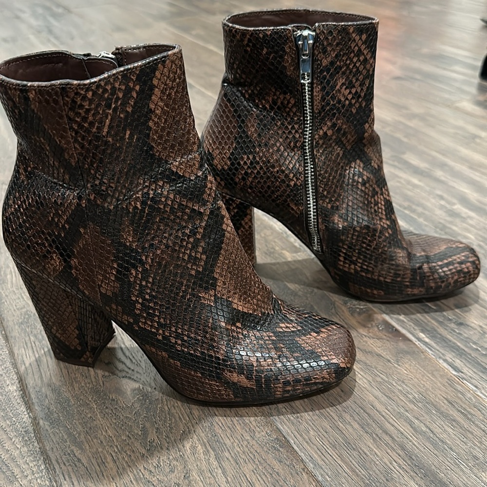 Steve Madden // Pixie Zip Up Bootie - image 5